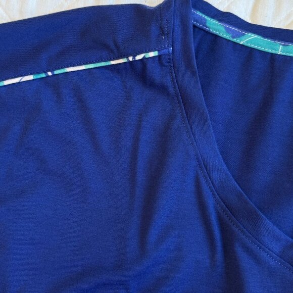 Natori Tee Shirt NWT V-Neck with Cap Sleeve Royal Blue with Pink Multi Piping  M - Picture 2 of 6